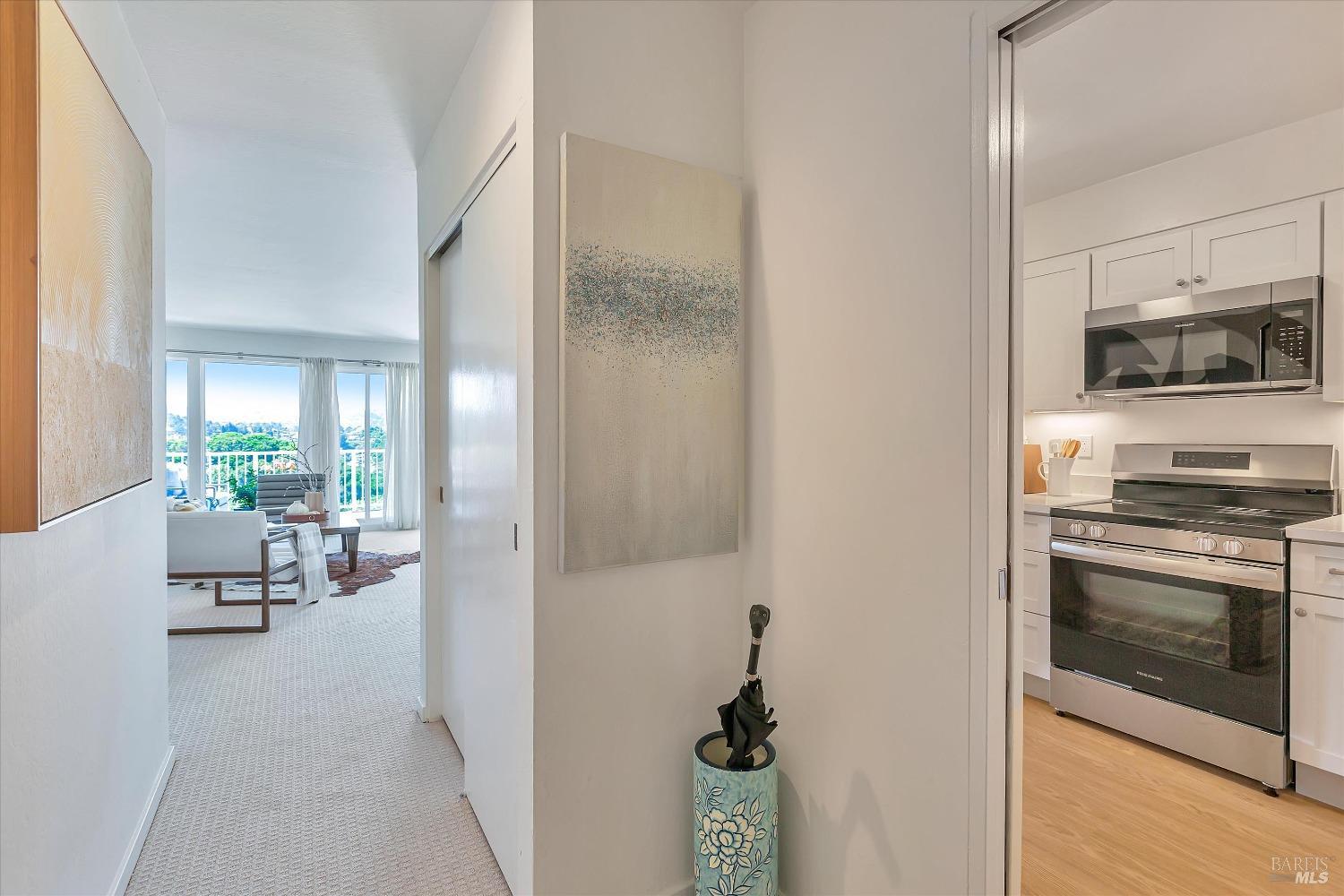 Detail Gallery Image 9 of 30 For 4 Janet Way #107,  Tiburon,  CA 94920 - 2 Beds | 1 Baths