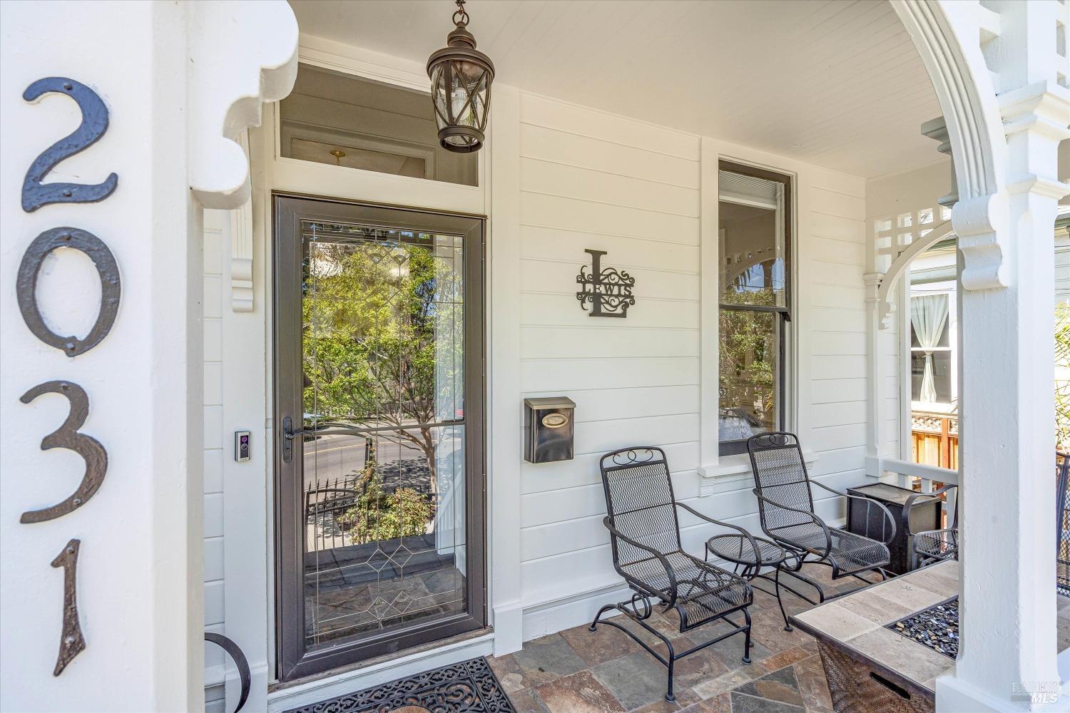 Detail Gallery Image 4 of 42 For 2031 Main St, Napa,  CA 94559 - 6 Beds | 4 Baths