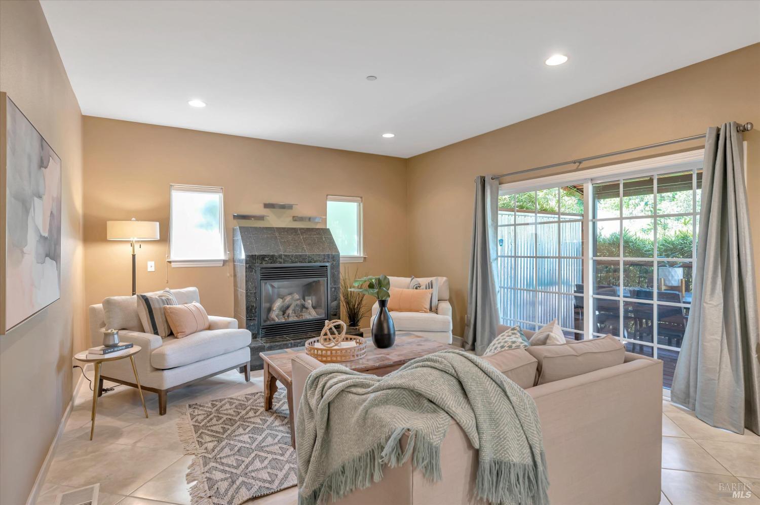 Detail Gallery Image 8 of 36 For 2730 Brush St, Graton,  CA 95444 - 4 Beds | 2/1 Baths