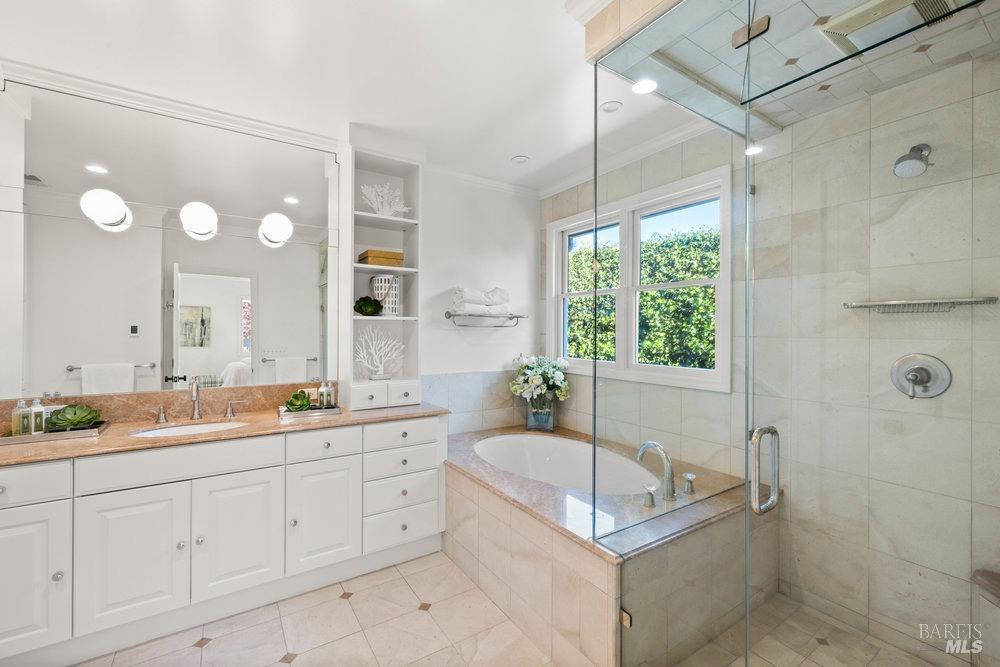 Detail Gallery Image 25 of 58 For 1321 Butterfield Rd, San Anselmo,  CA 94960 - 5 Beds | 4/1 Baths