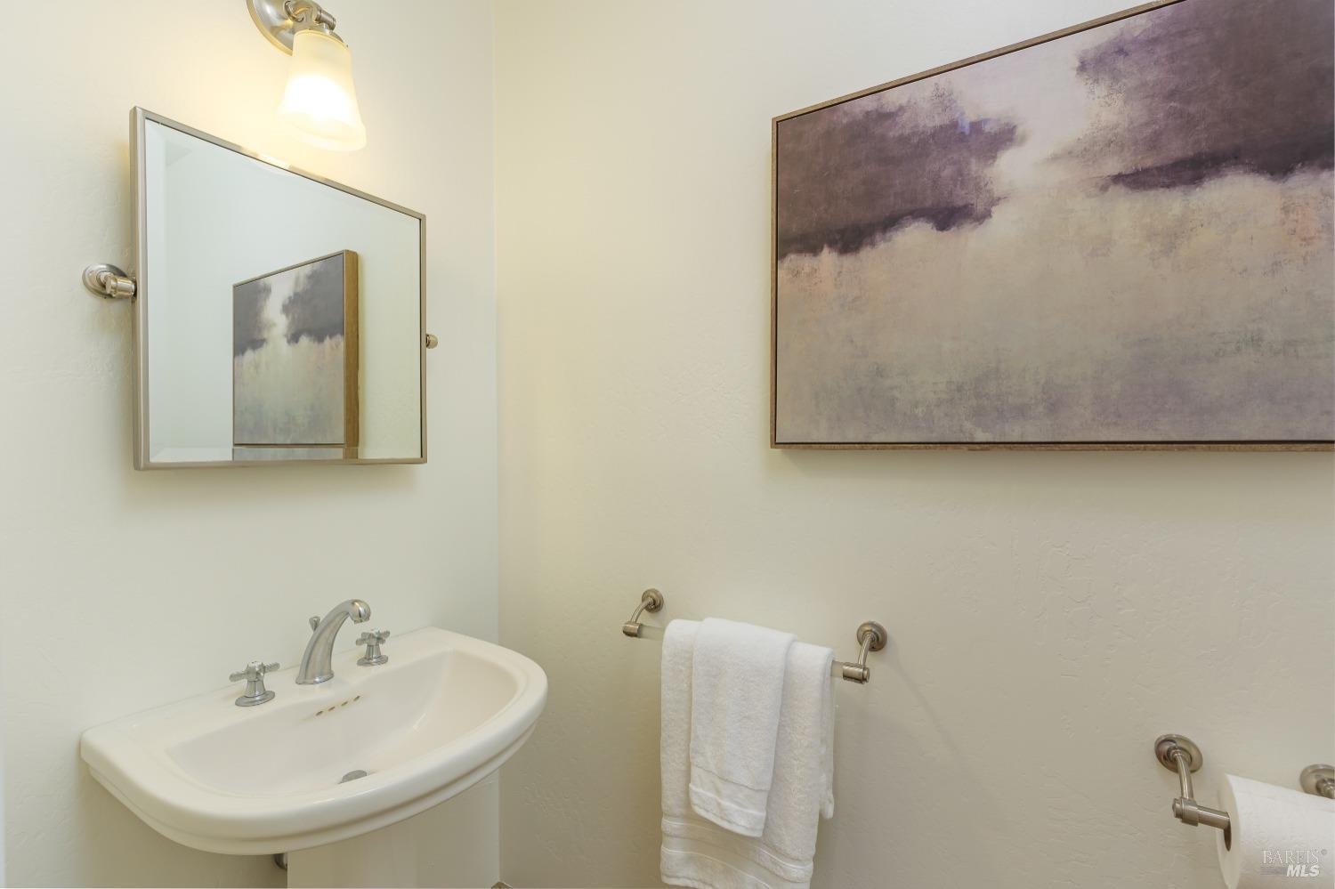 Detail Gallery Image 15 of 35 For 41 Blue Rock Ct, Corte Madera,  CA 94925 - 5 Beds | 2/1 Baths