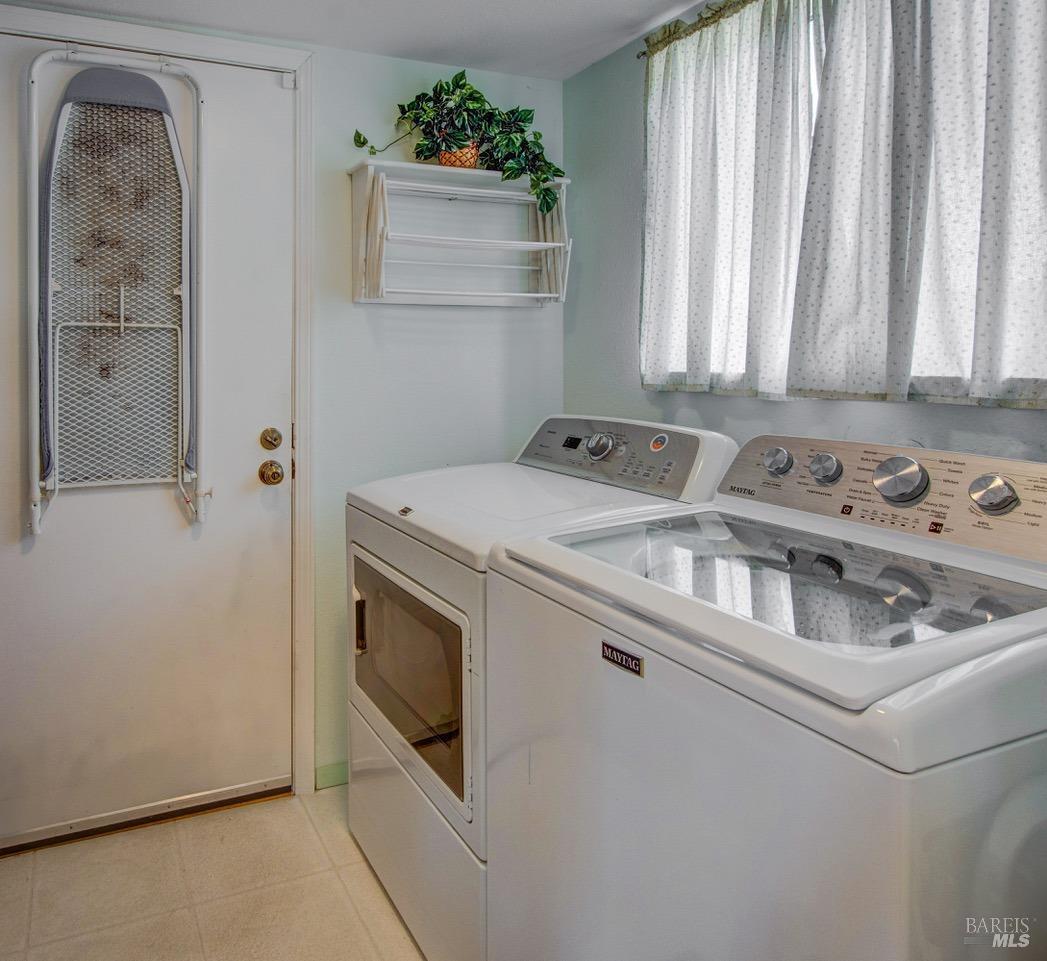 Detail Gallery Image 14 of 33 For 108 Lora Ct, Vallejo,  CA 94591 - 4 Beds | 2/1 Baths