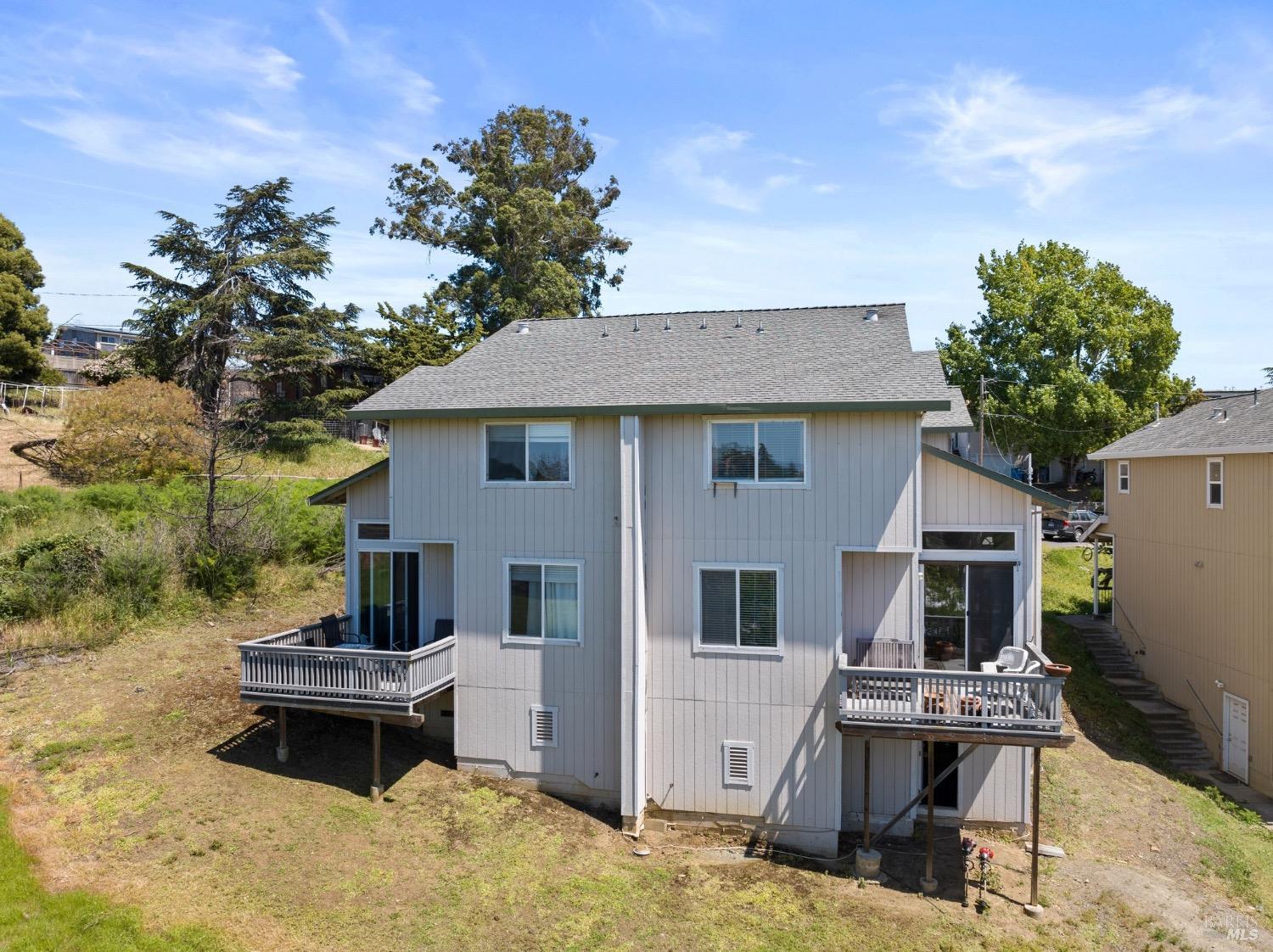 Detail Gallery Image 2 of 26 For 13 Aspen Ct, Vallejo,  CA 94591 - 3 Beds | 2/1 Baths