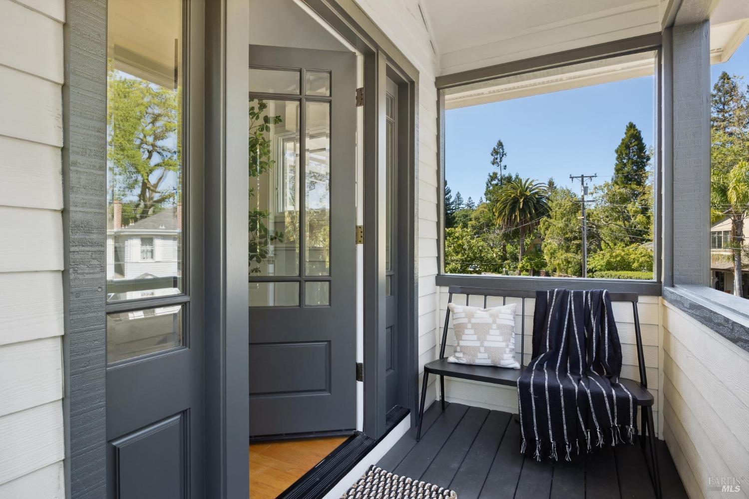 Detail Gallery Image 3 of 59 For 134 Laurel Ave, San Anselmo,  CA 94960 - 4 Beds | 2/1 Baths