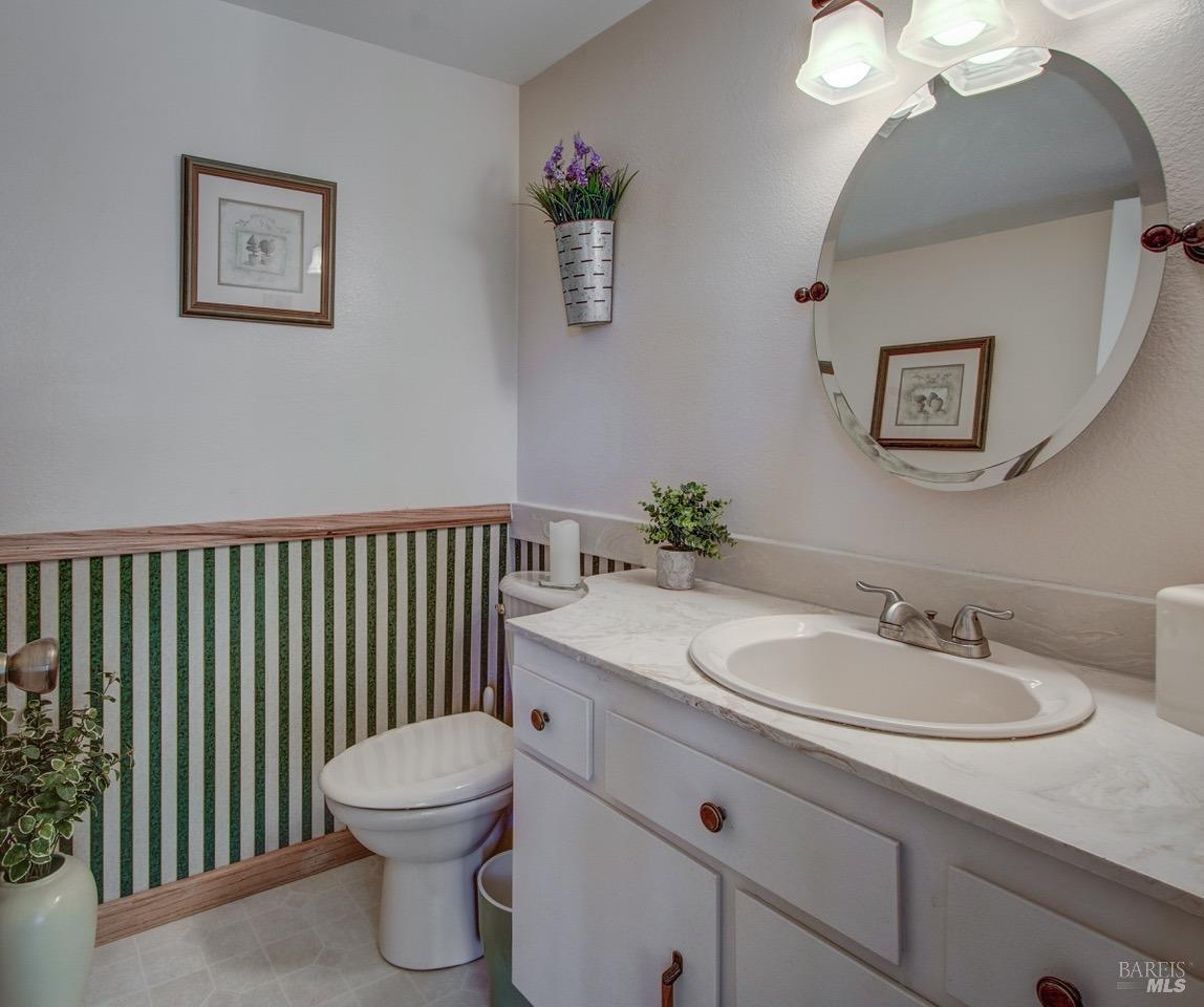 Detail Gallery Image 13 of 33 For 108 Lora Ct, Vallejo,  CA 94591 - 4 Beds | 2/1 Baths