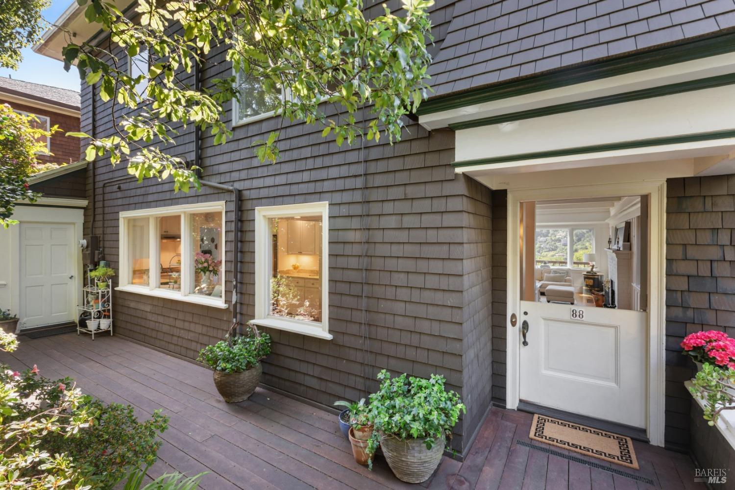 Detail Gallery Image 40 of 41 For 88 Central Ave, Sausalito,  CA 94965 - 3 Beds | 2/1 Baths