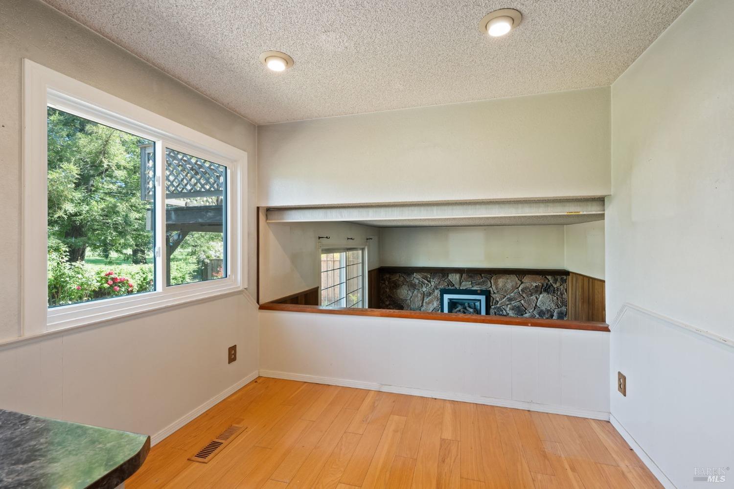 Detail Gallery Image 50 of 79 For 4671 Fairway Dr, Rohnert Park,  CA 94928 - 4 Beds | 2/1 Baths