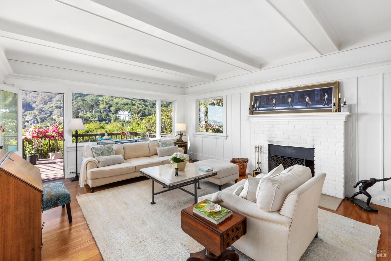 Detail Gallery Image 7 of 41 For 88 Central Ave, Sausalito,  CA 94965 - 3 Beds | 2/1 Baths