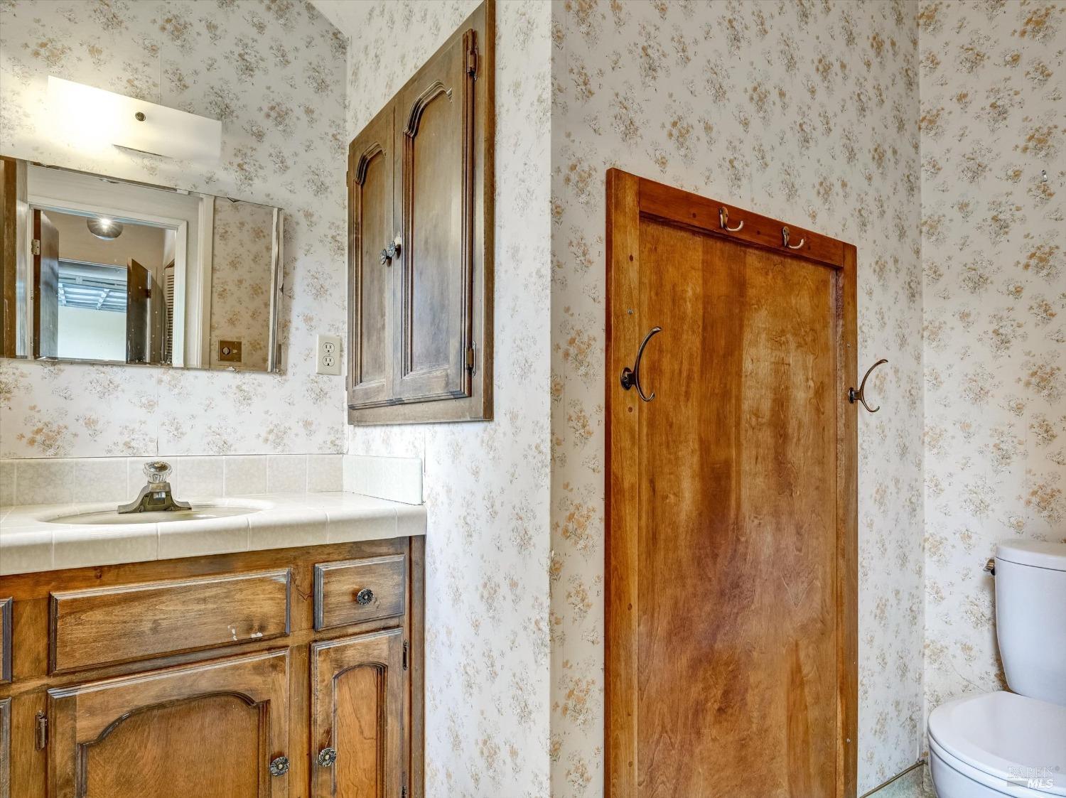 Detail Gallery Image 21 of 48 For 1140 Stanford Ct, Napa,  CA 94558 - 3 Beds | 2/1 Baths