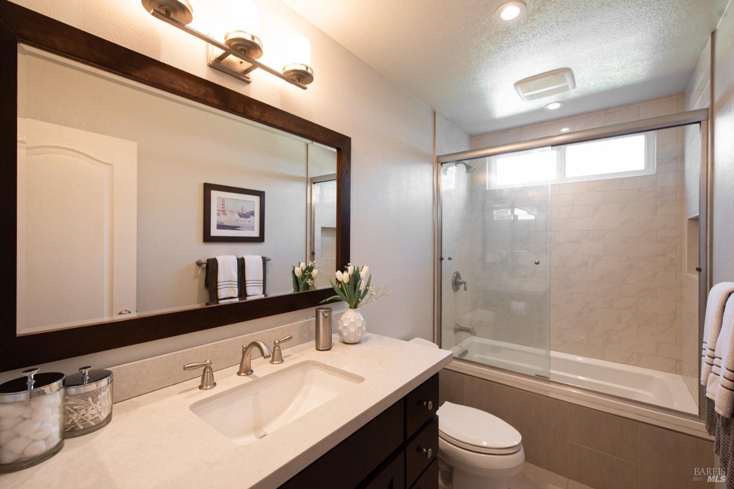Detail Gallery Image 14 of 26 For 4322 Gloria Ct, Rohnert Park,  CA 94928 - 3 Beds | 2 Baths