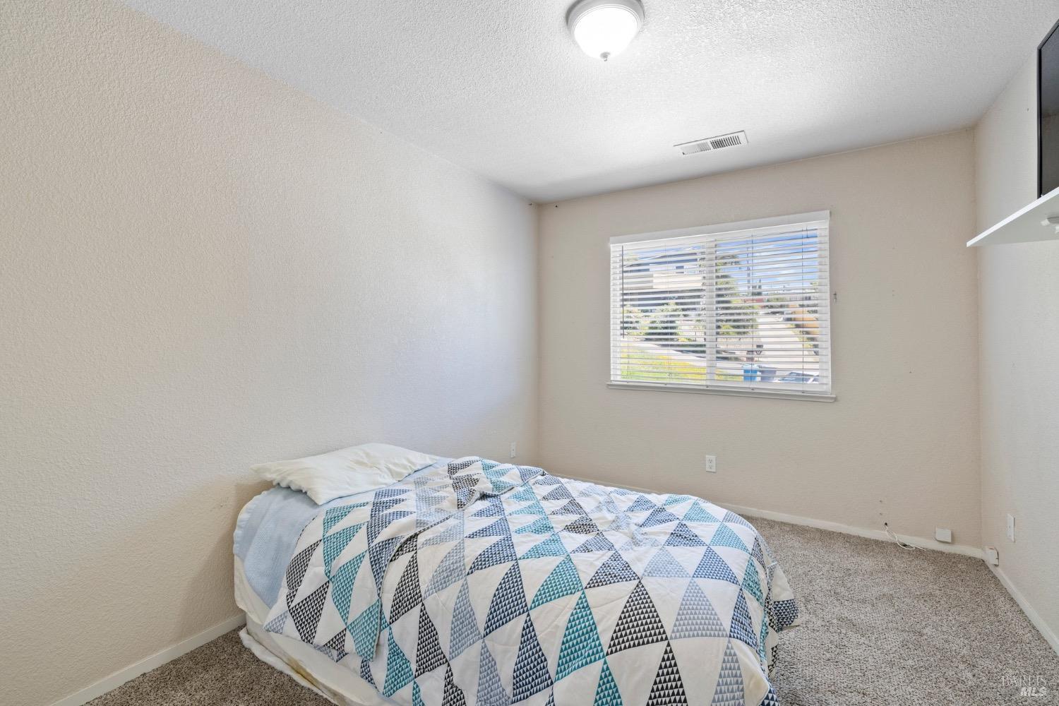 Detail Gallery Image 19 of 26 For 13 Aspen Ct, Vallejo,  CA 94591 - 3 Beds | 2/1 Baths