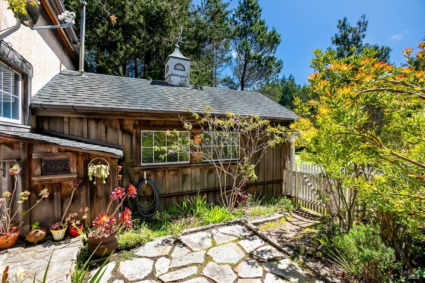 Detail Gallery Image 27 of 34 For 42301 Comptche Ukiah Rd, Mendocino,  CA 95460 - 3 Beds | 2/1 Baths
