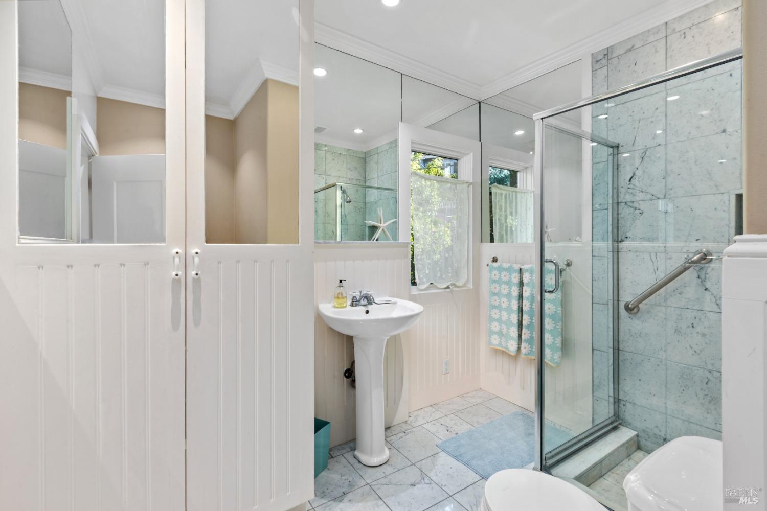 Detail Gallery Image 34 of 41 For 88 Central Ave, Sausalito,  CA 94965 - 3 Beds | 2/1 Baths