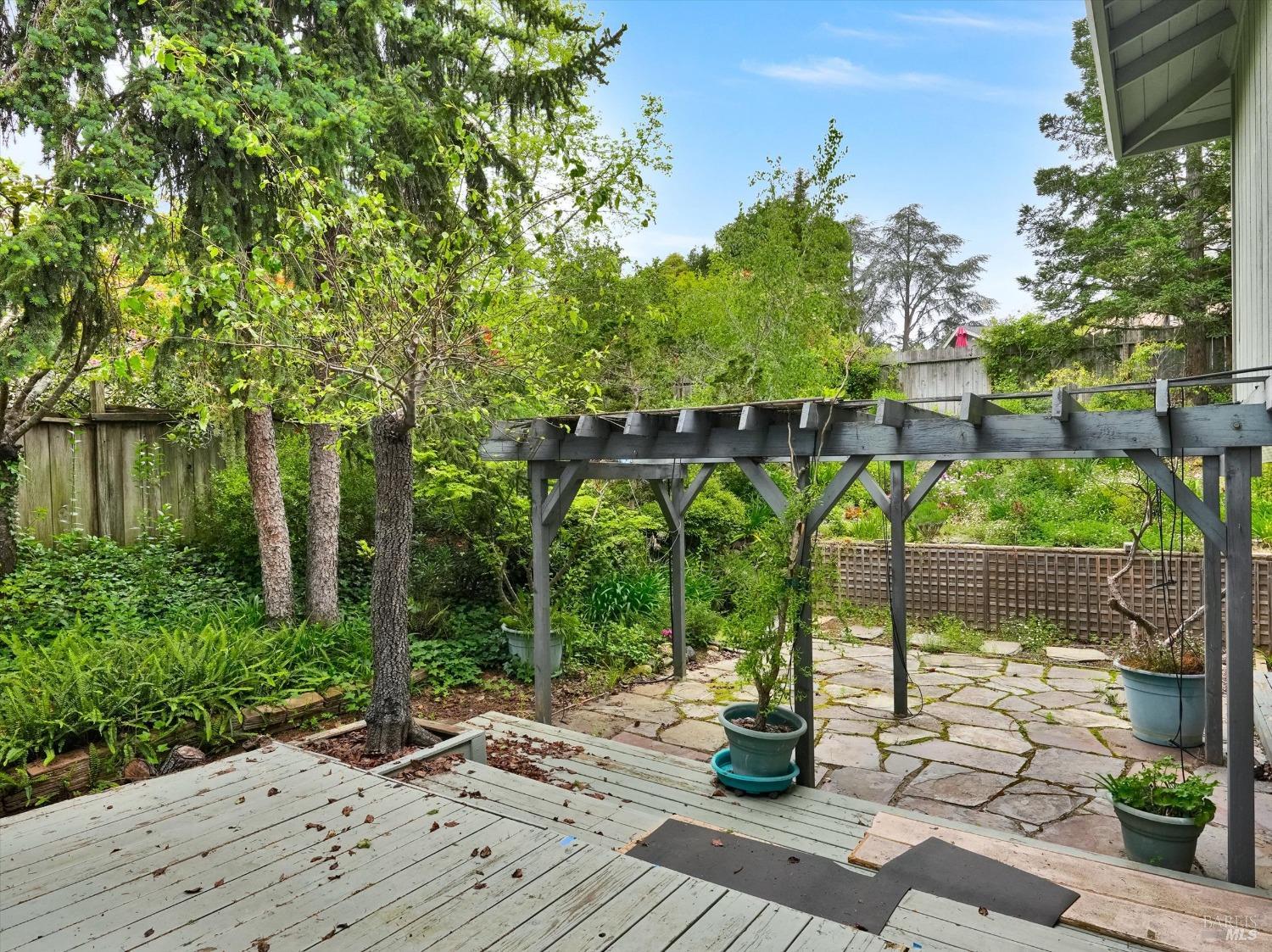 Detail Gallery Image 29 of 48 For 1140 Stanford Ct, Napa,  CA 94558 - 3 Beds | 2/1 Baths
