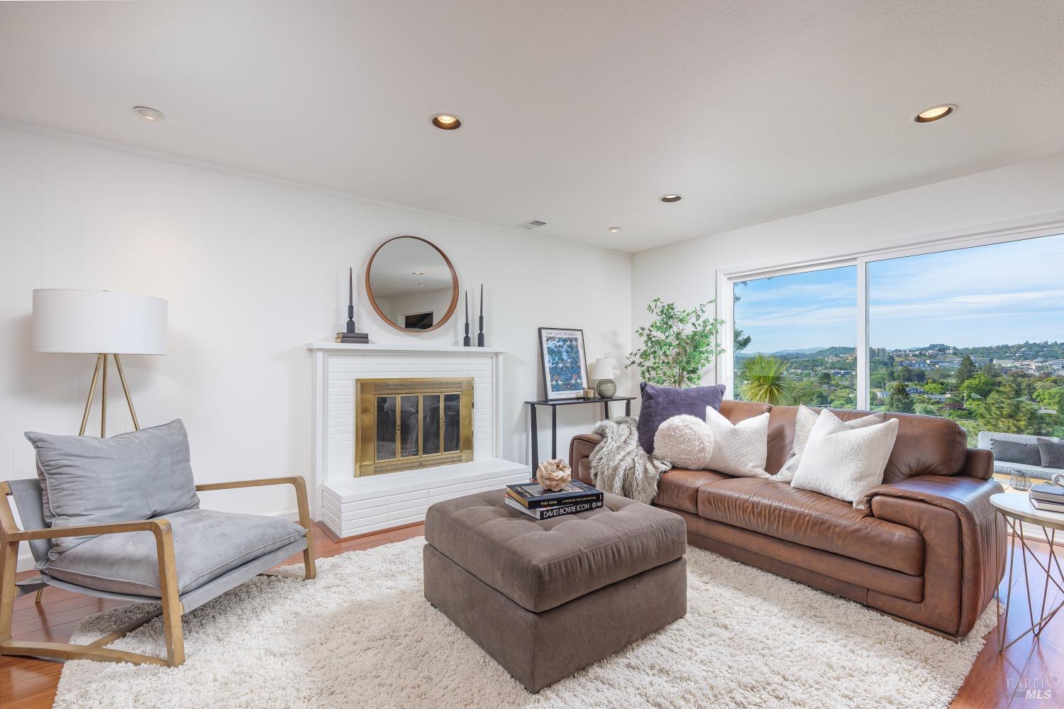Detail Gallery Image 12 of 35 For 41 Blue Rock Ct, Corte Madera,  CA 94925 - 5 Beds | 2/1 Baths