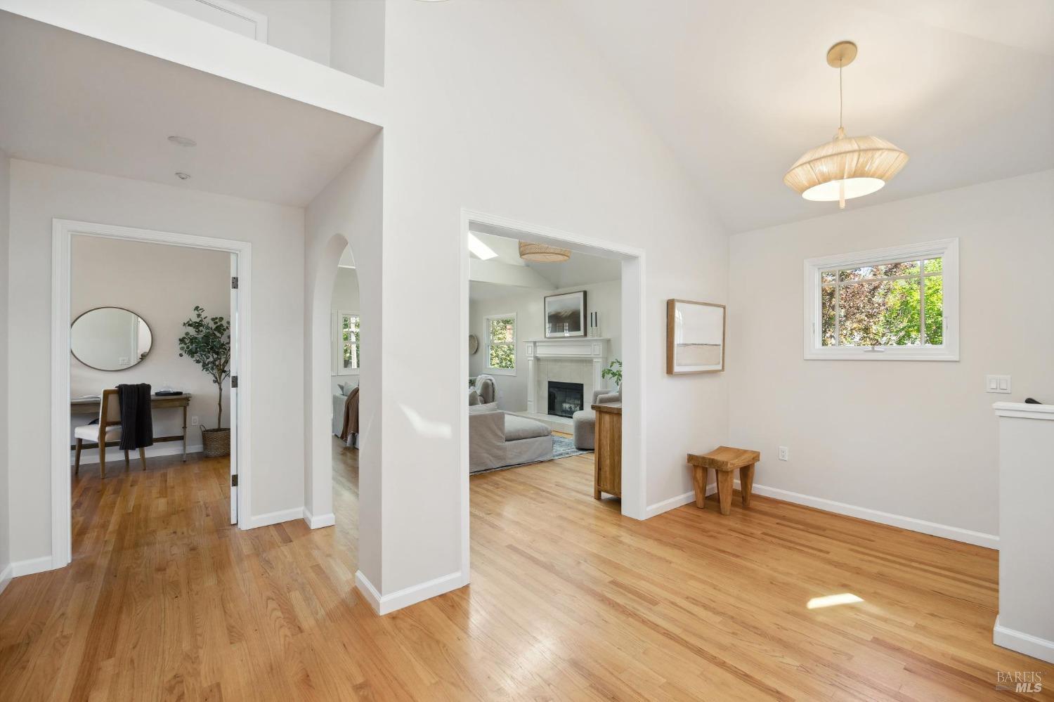 Detail Gallery Image 32 of 59 For 134 Laurel Ave, San Anselmo,  CA 94960 - 4 Beds | 2/1 Baths