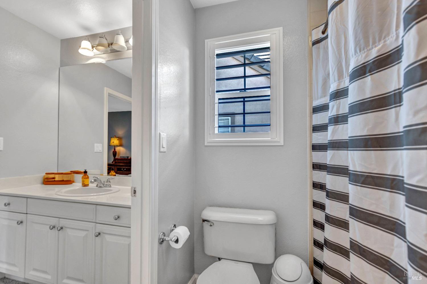 Detail Gallery Image 39 of 60 For 4060 Nottingham Ct, Vallejo,  CA 94591 - 4 Beds | 3/1 Baths