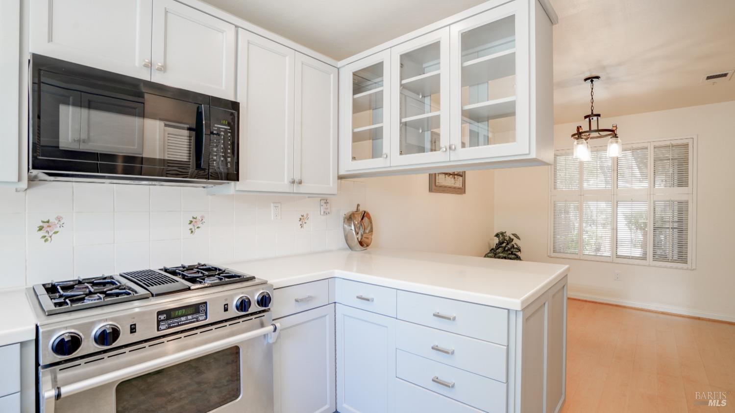 Detail Gallery Image 11 of 38 For 19 Salvatore Dr, Novato,  CA 94949 - 3 Beds | 2/1 Baths