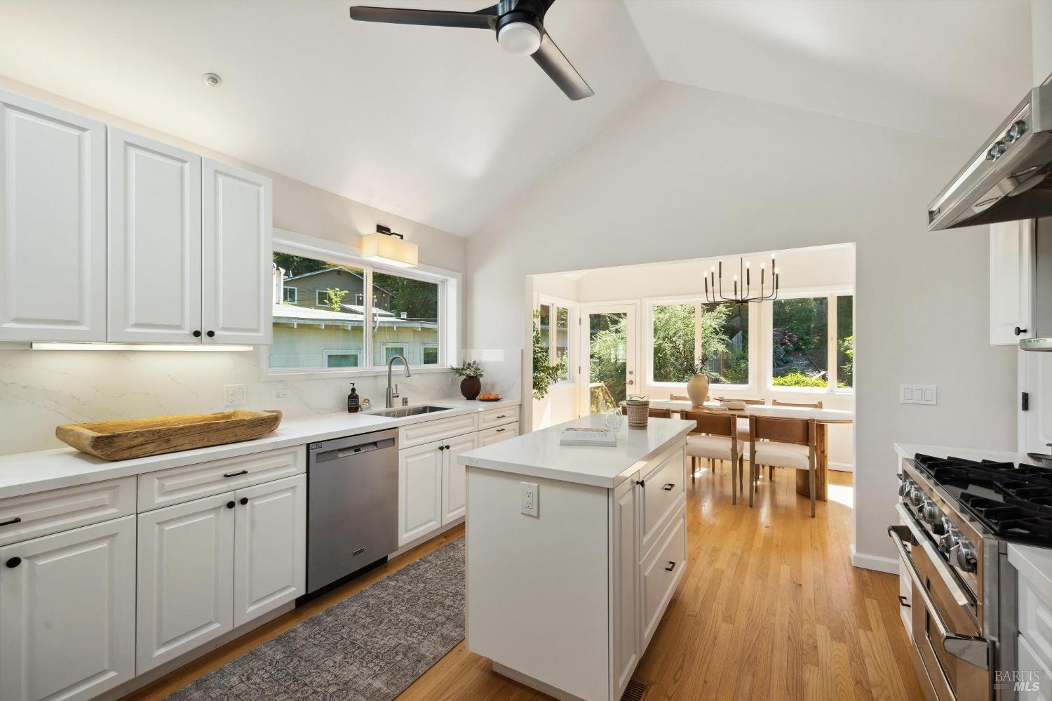Detail Gallery Image 11 of 59 For 134 Laurel Ave, San Anselmo,  CA 94960 - 4 Beds | 2/1 Baths
