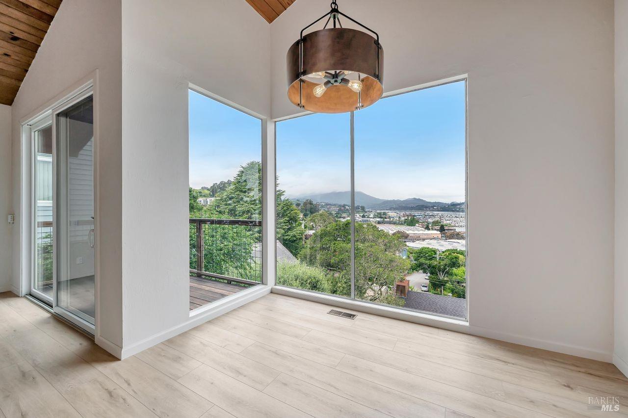 Detail Gallery Image 9 of 34 For 244 Cazneau Ave, Sausalito,  CA 94965 - 0 Beds | 2/2 Baths