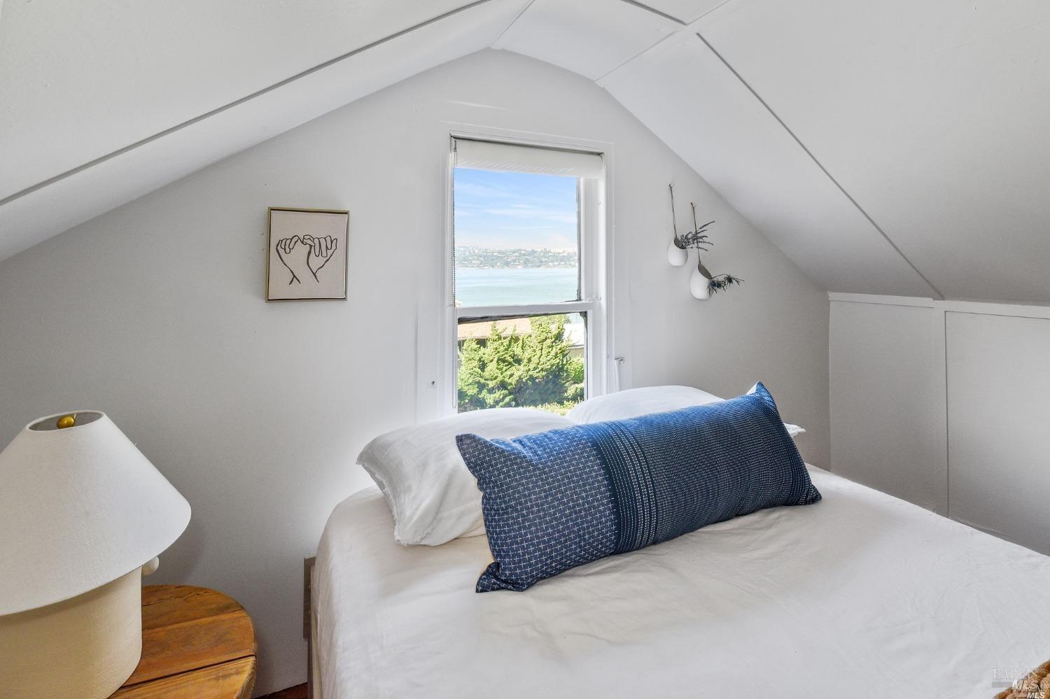 Detail Gallery Image 27 of 32 For 215 South St, Sausalito,  CA 94965 - 2 Beds | 1 Baths