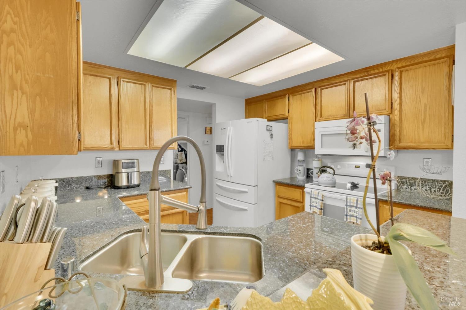 Detail Gallery Image 12 of 28 For 110 S Wildwood Unkn, Hercules,  CA 94547 - 2 Beds | 2/1 Baths