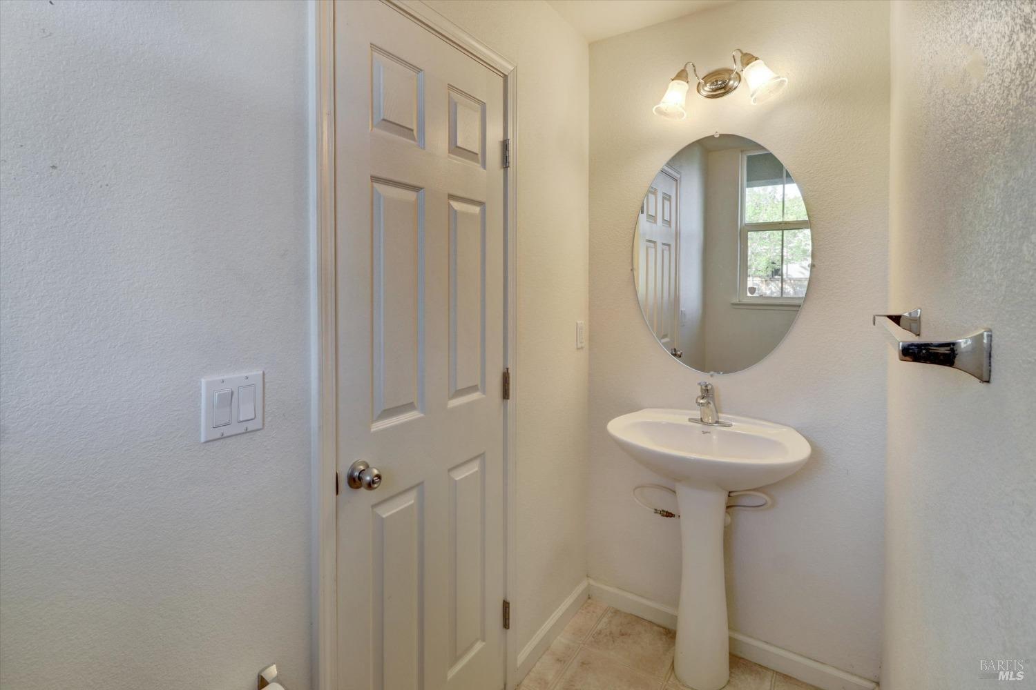 Detail Gallery Image 9 of 41 For 5043 Lakeshore Dr, Fairfield,  CA 94534 - 2 Beds | 1/1 Baths