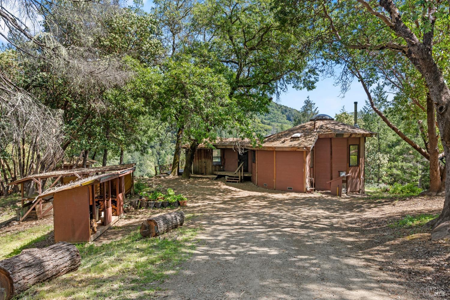 Detail Gallery Image 1 of 32 For 6000 Robinson Creek Rd, Ukiah,  CA 95482 - 1 Beds | 1 Baths