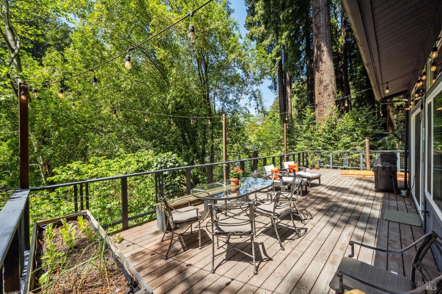 Detail Gallery Image 38 of 46 For 925 Austin Creek Rd, Cazadero,  CA 95421 - 2 Beds | 1/1 Baths