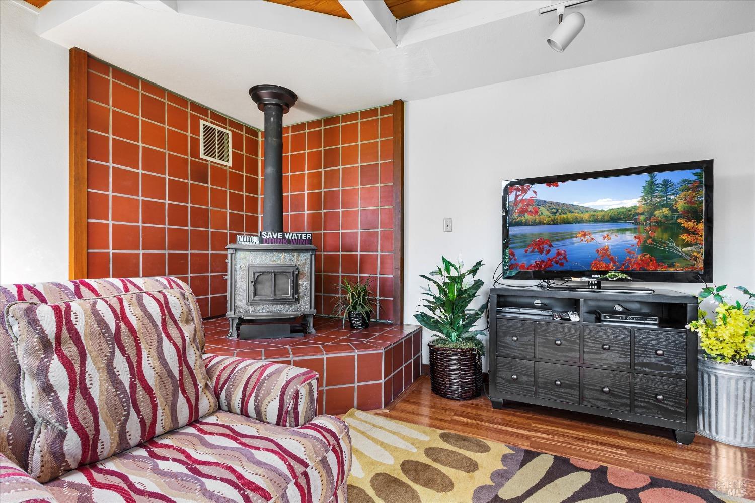 Detail Gallery Image 6 of 45 For 13502 Chalk Hill Rd, Healdsburg,  CA 95448 - 4 Beds | 3/1 Baths