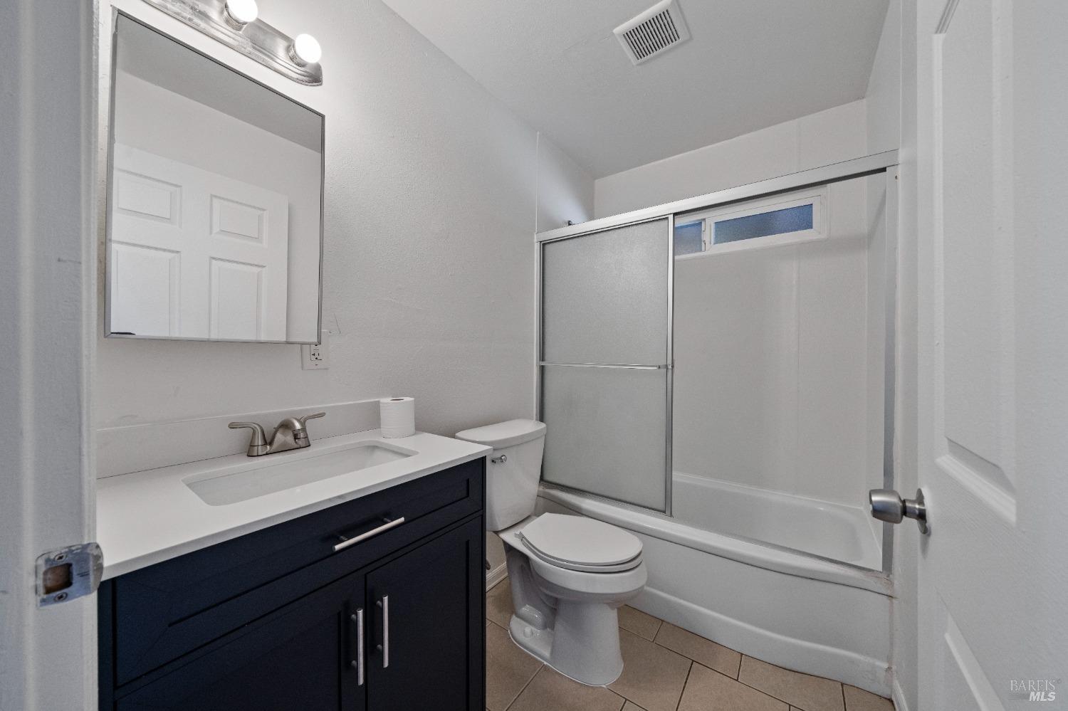 Detail Gallery Image 12 of 30 For 509 Sheldon Ave, Vallejo,  CA 94591 - 4 Beds | 1/1 Baths