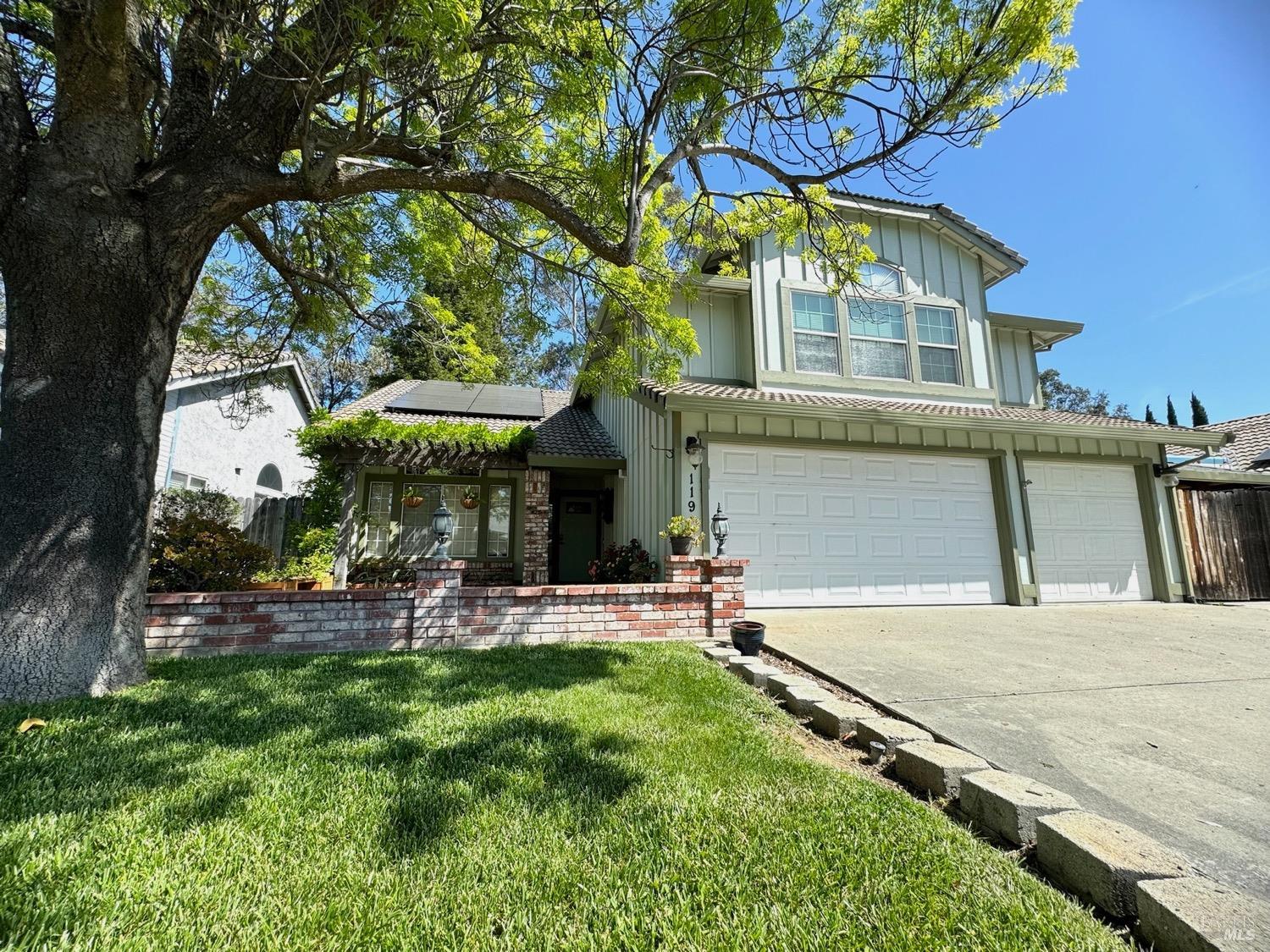 Photo of 119 Lighthouse Wy in Vacaville, CA