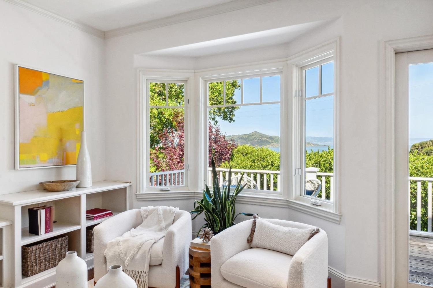 Detail Gallery Image 10 of 33 For 151 Edwards Ave, Sausalito,  CA 94965 - 3 Beds | 2/1 Baths