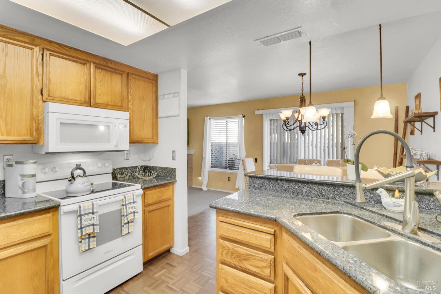 Detail Gallery Image 14 of 28 For 110 S Wildwood Unkn, Hercules,  CA 94547 - 2 Beds | 2/1 Baths