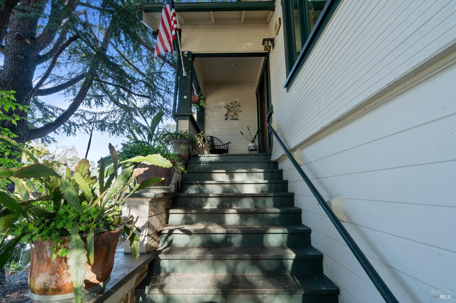 Detail Gallery Image 4 of 41 For 833 Carolina St, Vallejo,  CA 94590 - 2 Beds | 1/1 Baths
