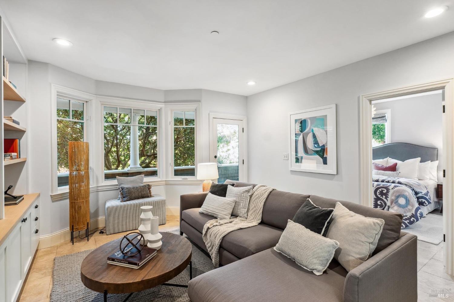 Detail Gallery Image 22 of 33 For 151 Edwards Ave, Sausalito,  CA 94965 - 3 Beds | 2/1 Baths