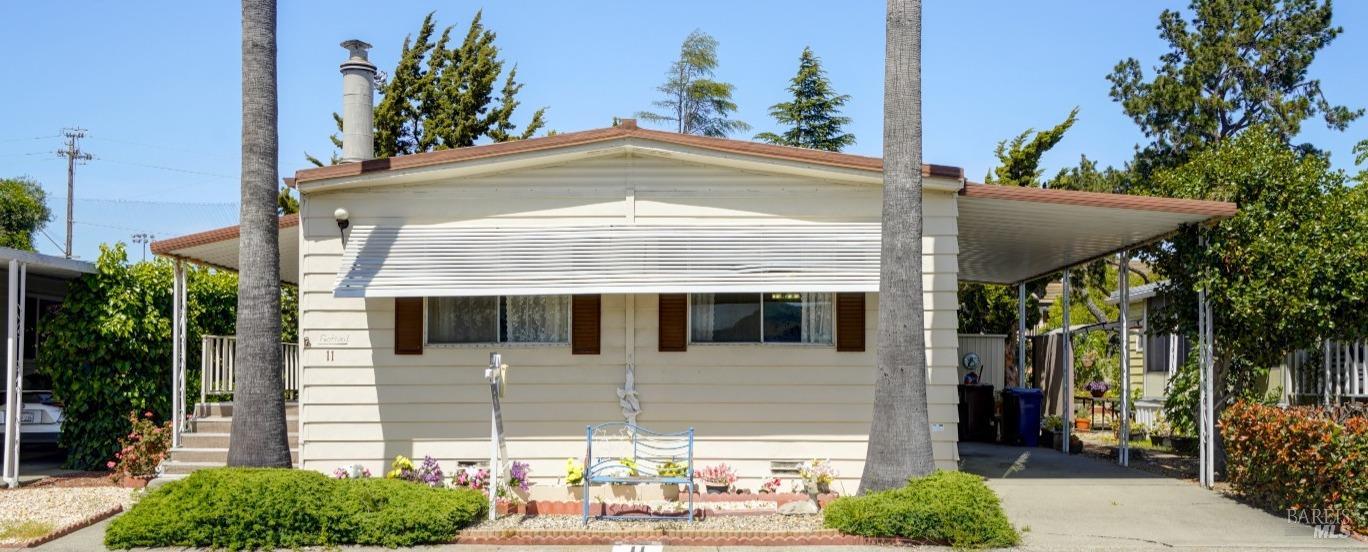 Detail Gallery Image 1 of 42 For 300 E H St 11, Benicia,  CA 95687 - 2 Beds | 2 Baths