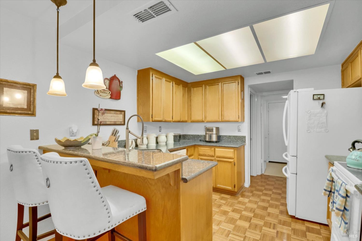 Detail Gallery Image 11 of 28 For 110 S Wildwood Unkn, Hercules,  CA 94547 - 2 Beds | 2/1 Baths