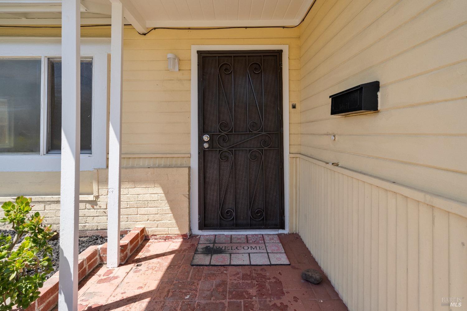Detail Gallery Image 2 of 30 For 509 Sheldon Ave, Vallejo,  CA 94591 - 4 Beds | 1/1 Baths
