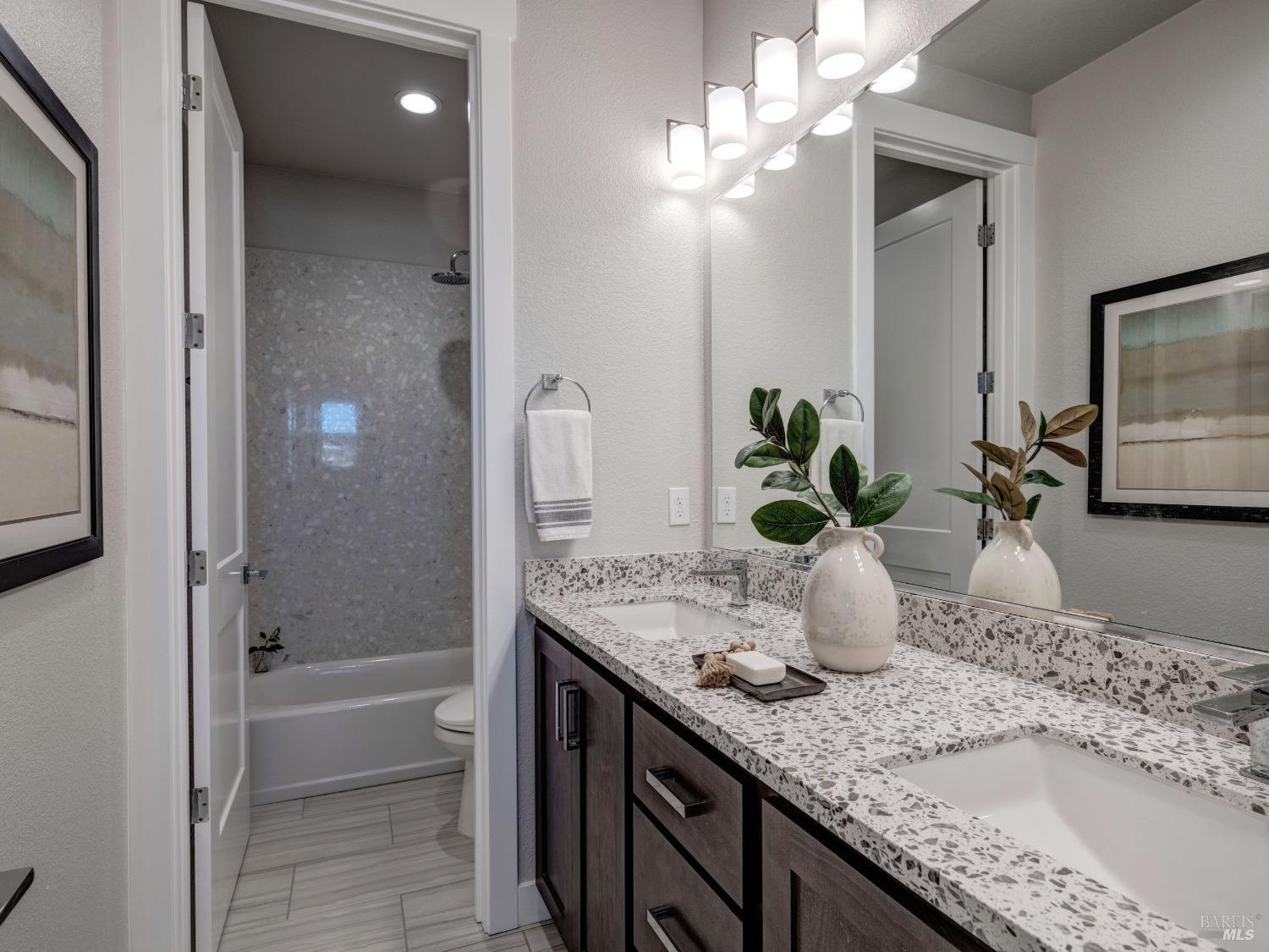 Detail Gallery Image 20 of 26 For 361 Vinterra Ct, Napa,  CA 94559 - 4 Beds | 3/1 Baths