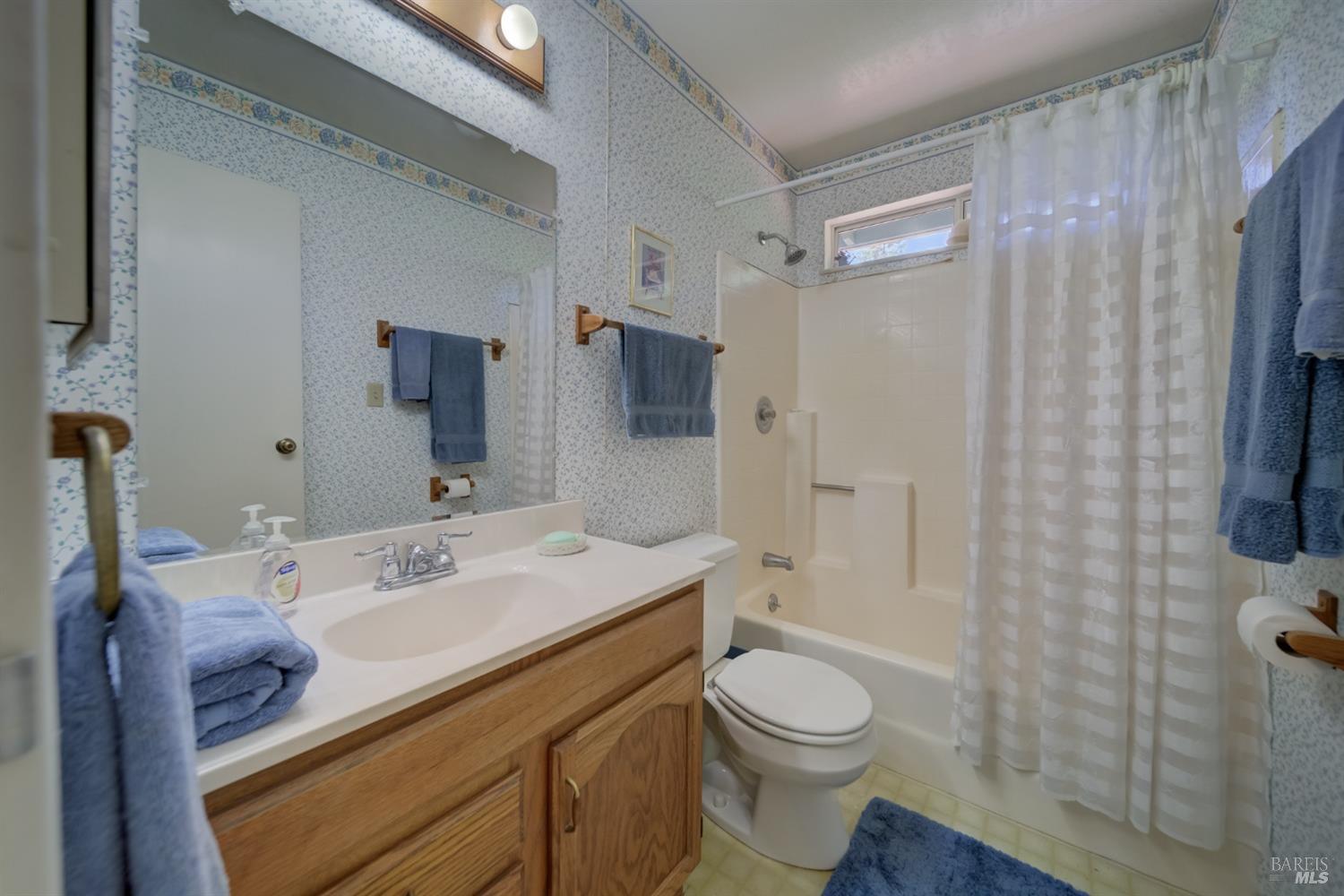 Detail Gallery Image 24 of 49 For 48600 Highway 101 Hwy, Laytonville,  CA 95454 - 3 Beds | 2 Baths