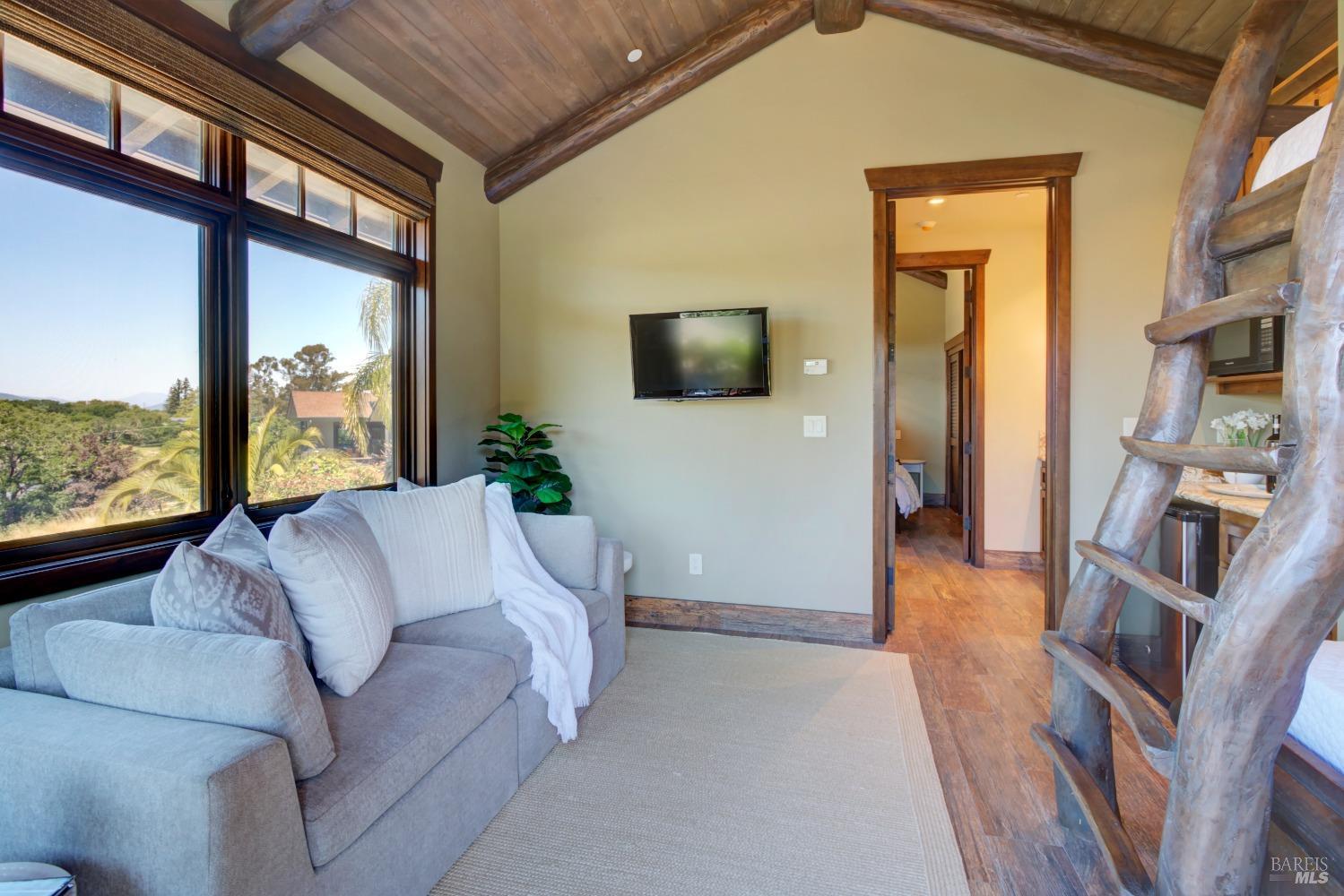 Detail Gallery Image 78 of 97 For 10 Pascale Ct, Napa,  CA 94558 - 4 Beds | 4/2 Baths