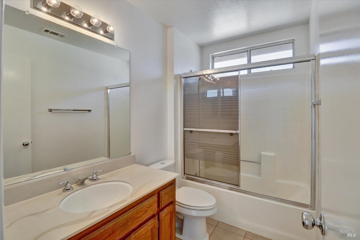Detail Gallery Image 23 of 57 For 1437 Gateway Dr, Vallejo,  CA 94589 - 3 Beds | 2/1 Baths