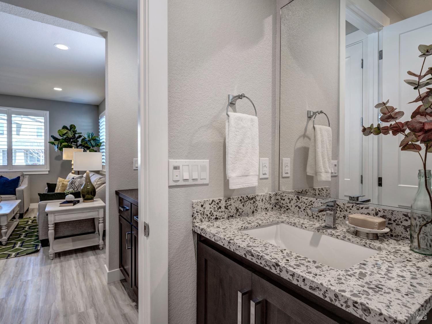Detail Gallery Image 11 of 26 For 361 Vinterra Ct, Napa,  CA 94559 - 4 Beds | 3/1 Baths