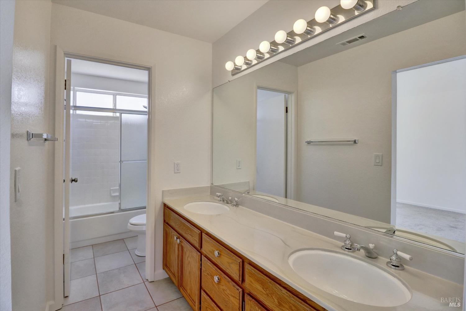 Detail Gallery Image 25 of 57 For 1437 Gateway Dr, Vallejo,  CA 94589 - 3 Beds | 2/1 Baths