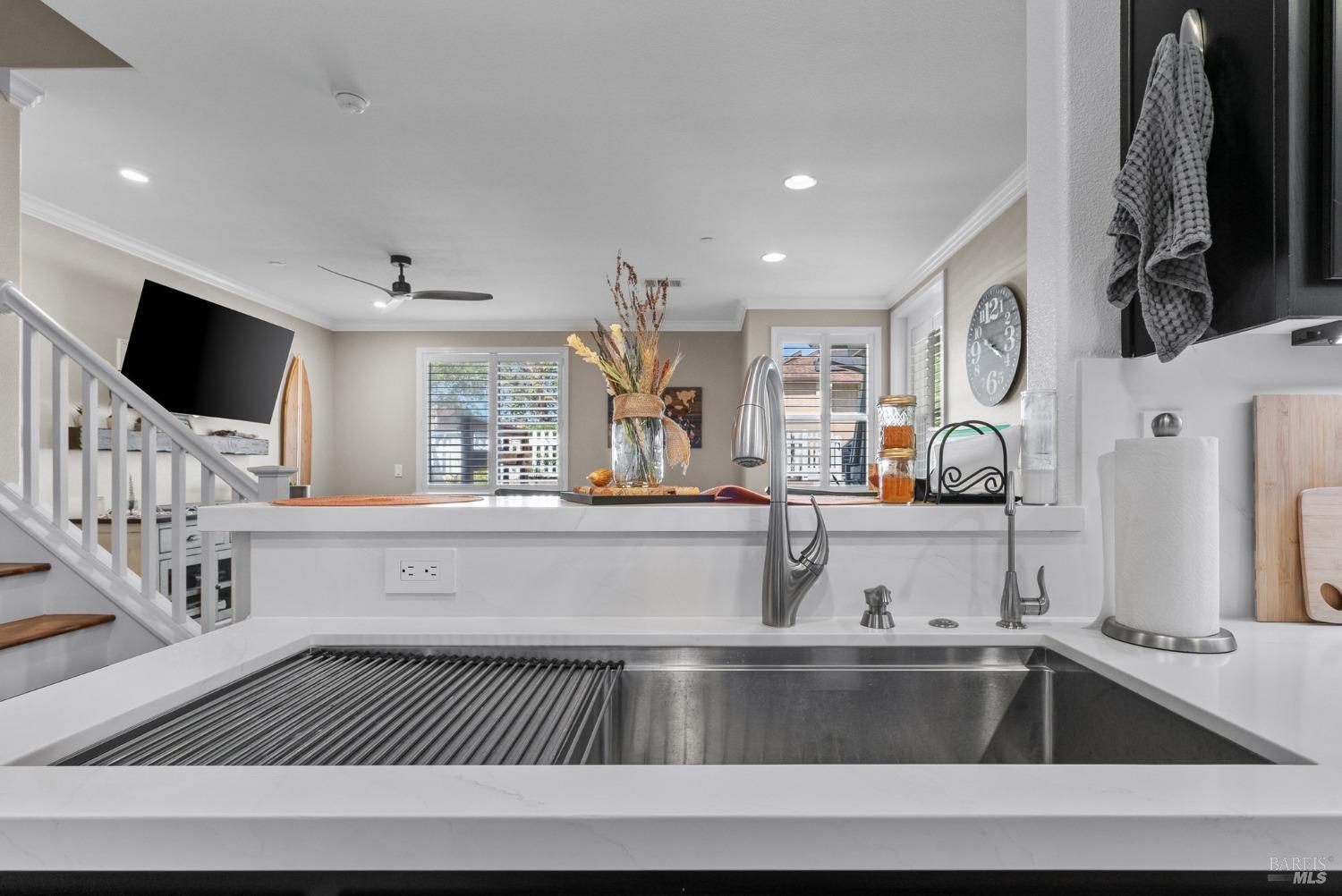 Detail Gallery Image 9 of 27 For 128 Atherton Loop, Aptos,  CA 95003 - 3 Beds | 2/1 Baths