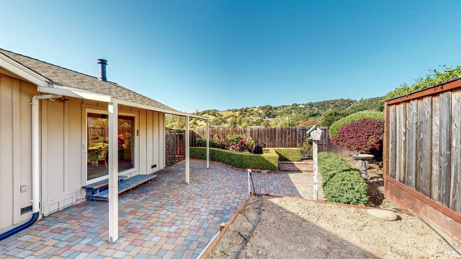Detail Gallery Image 27 of 37 For 35 Lawrence Dr, Novato,  CA 94945 - 3 Beds | 2 Baths