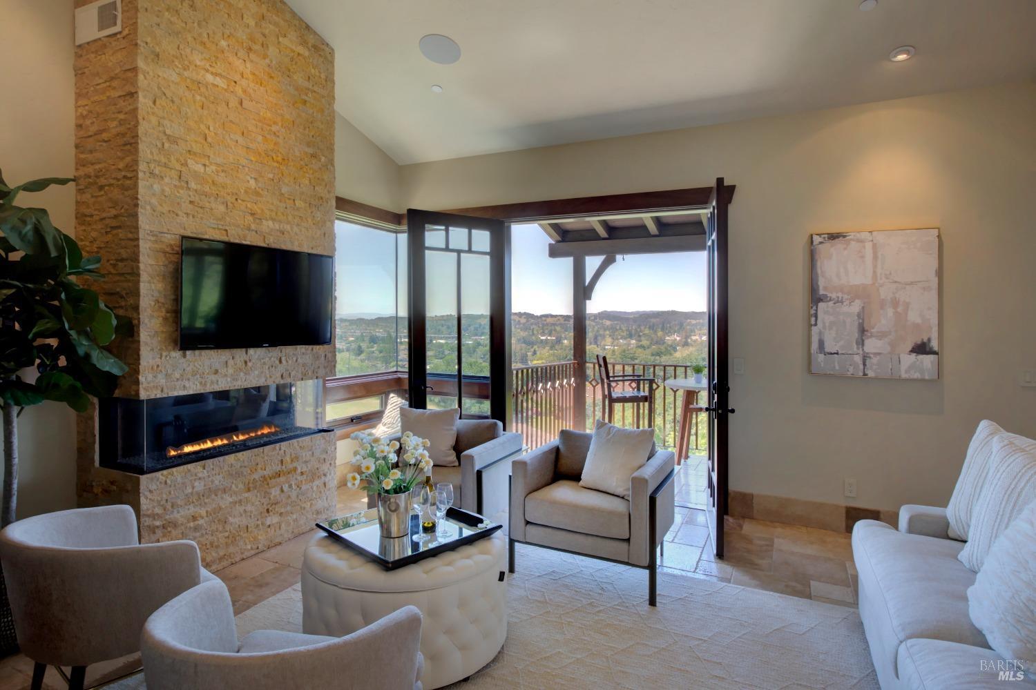Detail Gallery Image 27 of 97 For 10 Pascale Ct, Napa,  CA 94558 - 4 Beds | 4/2 Baths