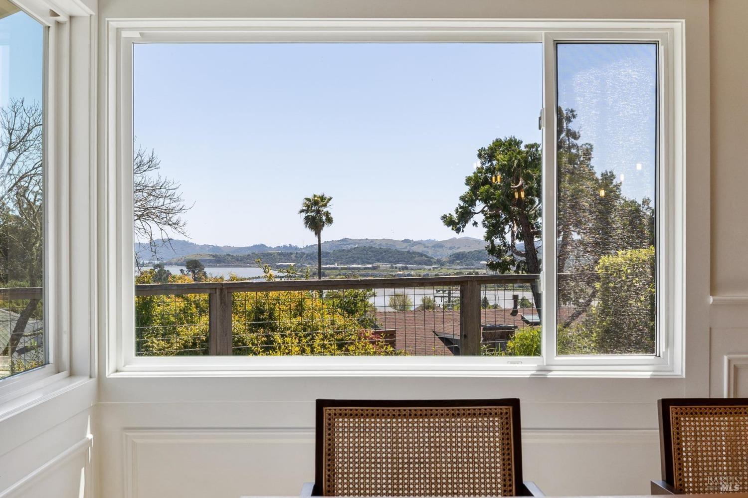 Detail Gallery Image 12 of 65 For 41 Balboa Ave, San Rafael,  CA 94901 - 4 Beds | 3 Baths