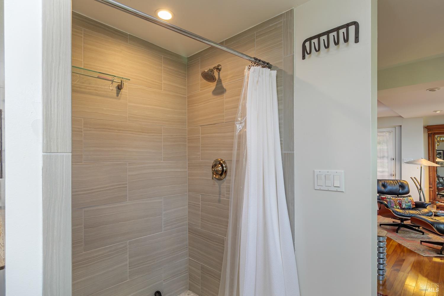 Detail Gallery Image 20 of 29 For 32 Midway Ln, Fairfax,  CA 94930 - 2 Beds | 2 Baths